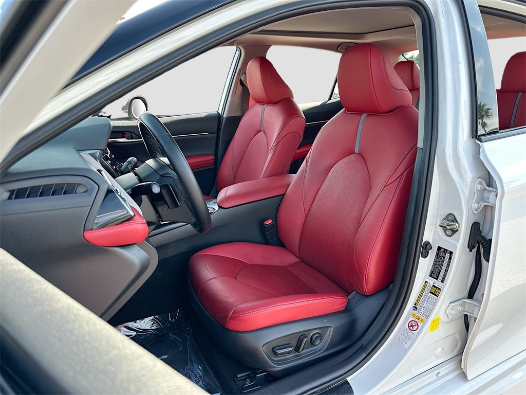 Used 2019 Toyota Camry XSE image 18