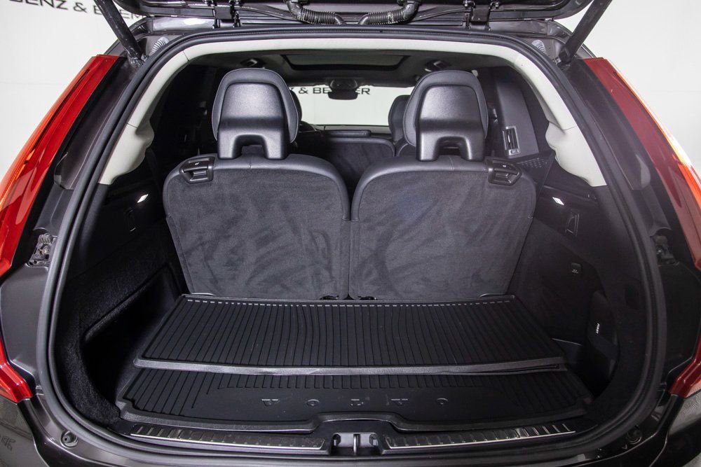 Used 2023 Volvo XC90 B6 Plus w/ Protection Package Premier image 11