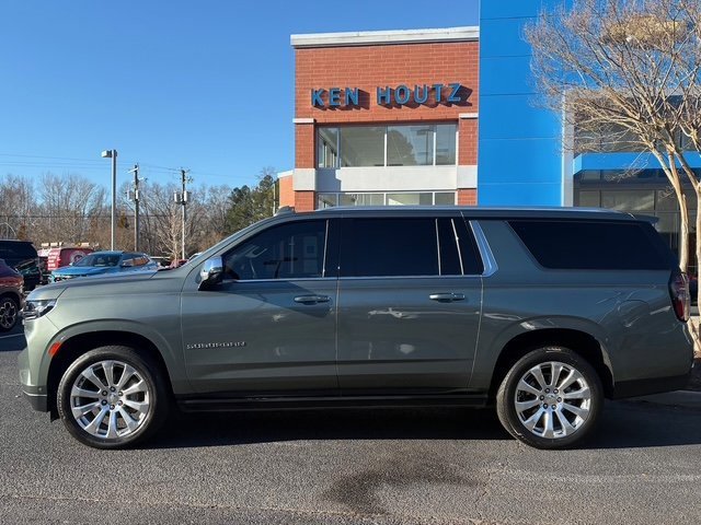 Used 2024 Chevrolet Suburban Premier w/ Advanced Technology Package image 2