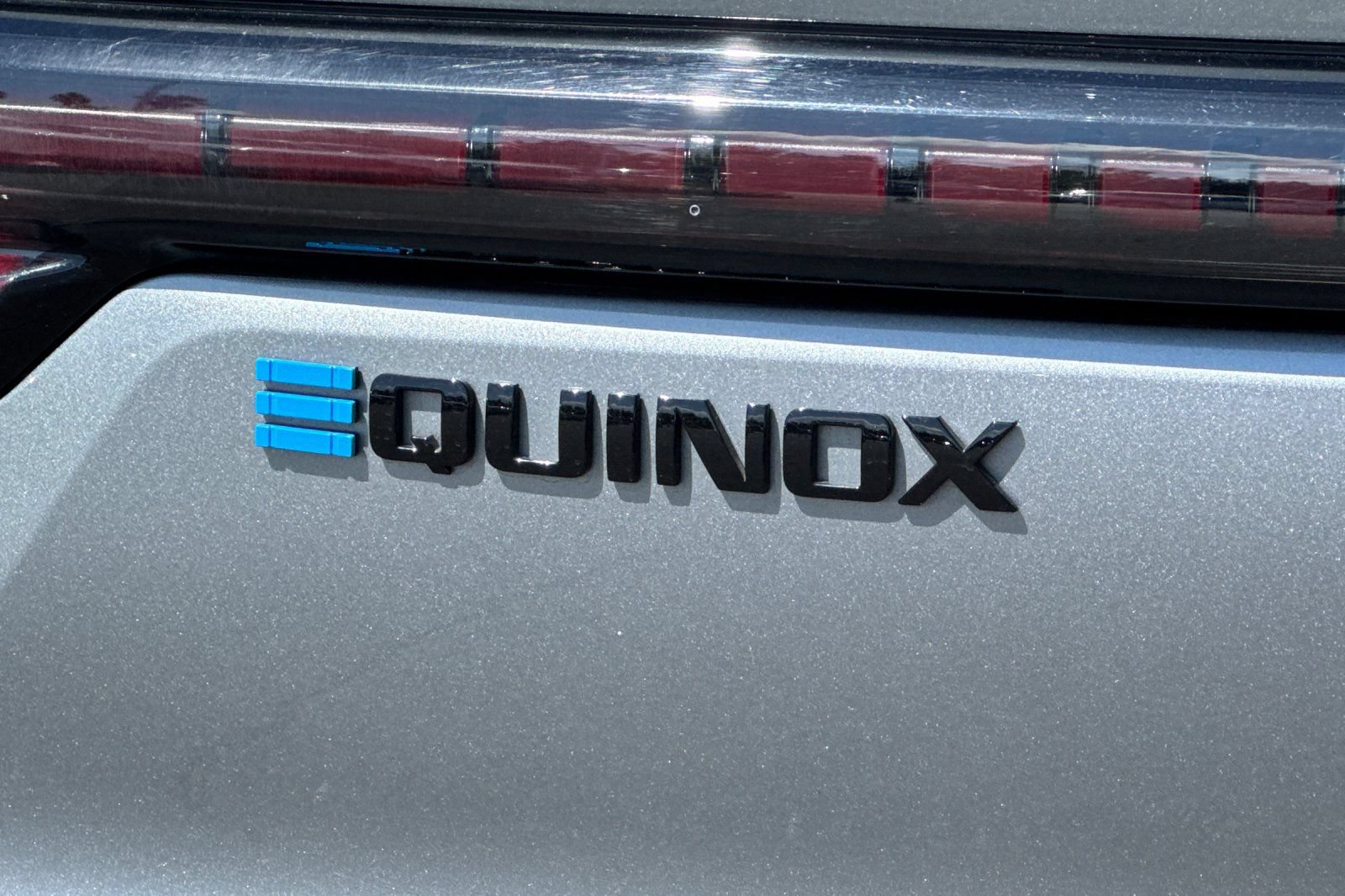 Used 2024 Chevrolet Equinox EV RS FWD image 47