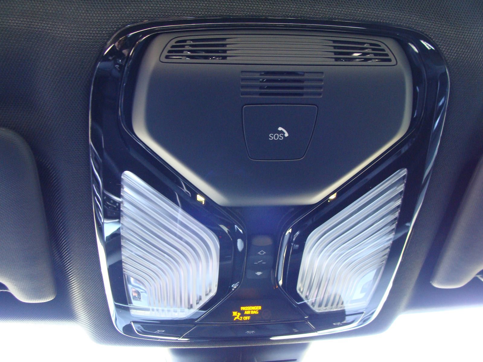 Used 2025 BMW 330i Sedan w/ M Sport Package image 33