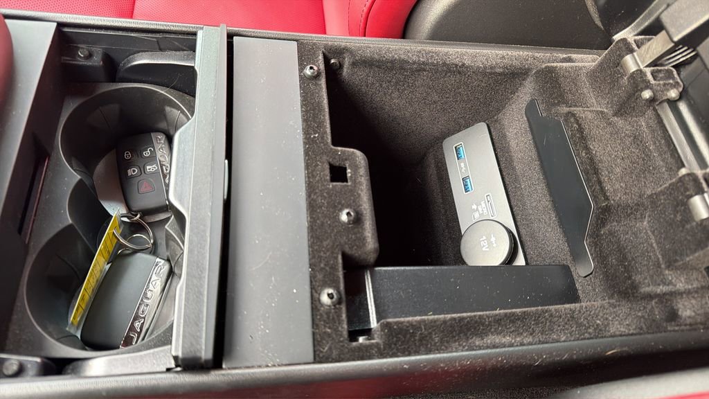 Used 2022 Jaguar F-TYPE Convertible RWD image 34