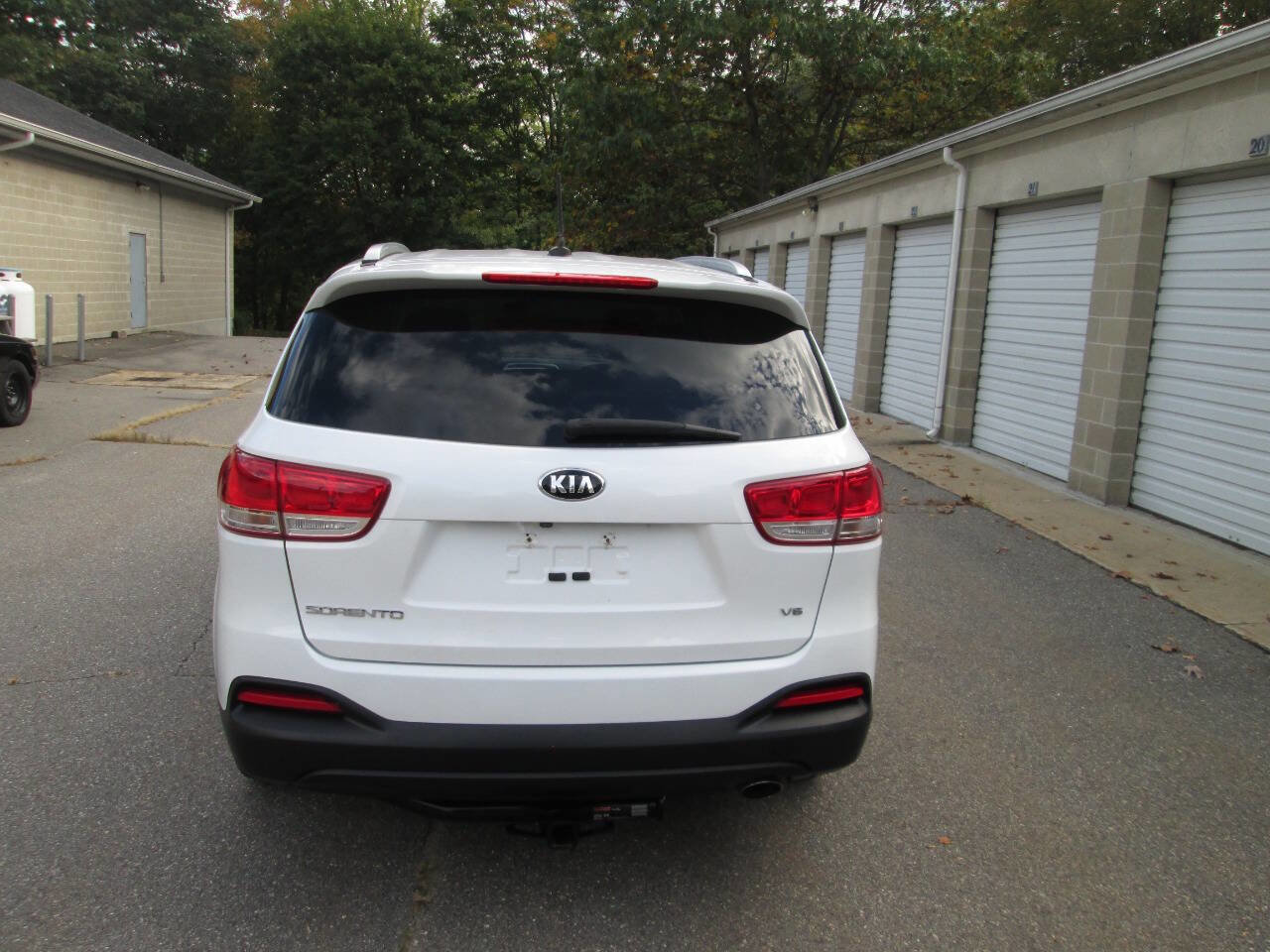 Used 2016 Kia Sorento LX image 9