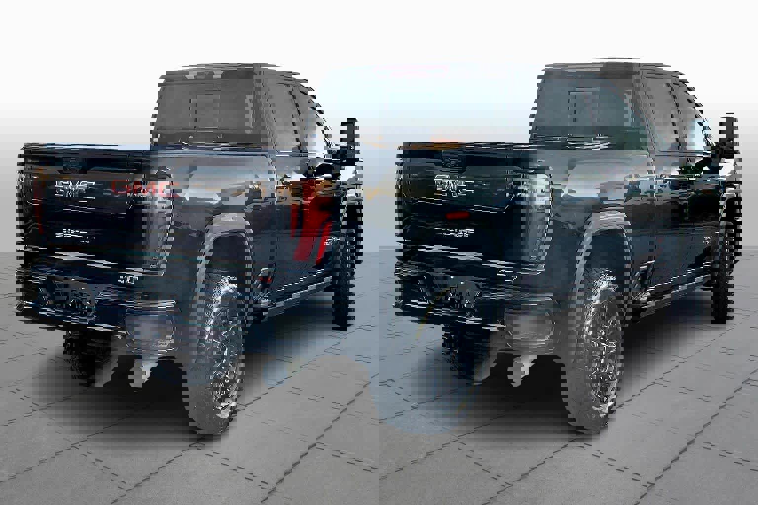 Used 2025 GMC Sierra 2500 AT4 w/ AT4 Premium Plus Package image 12