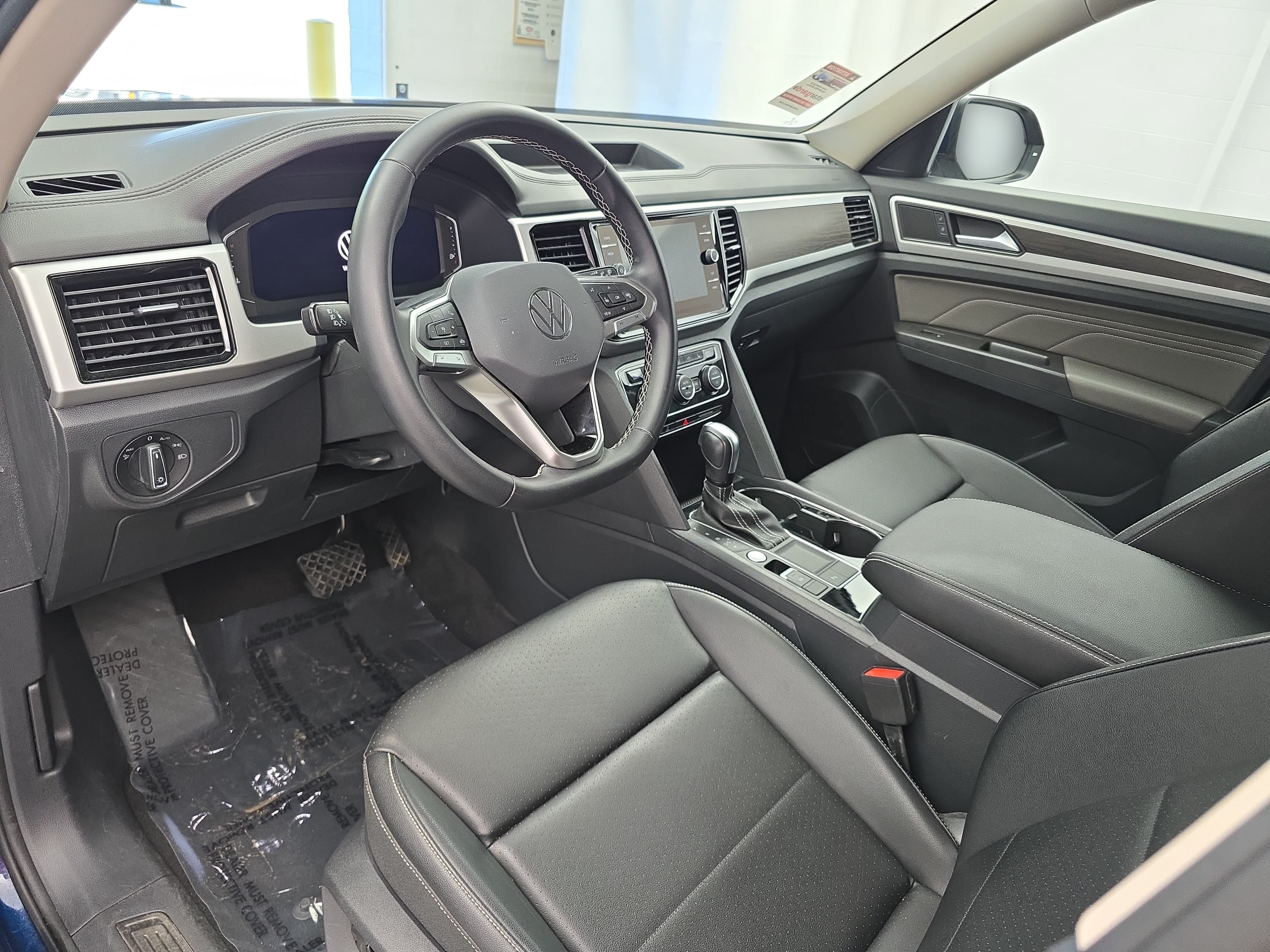 Certified 2023 Volkswagen Atlas SE FWD image 17