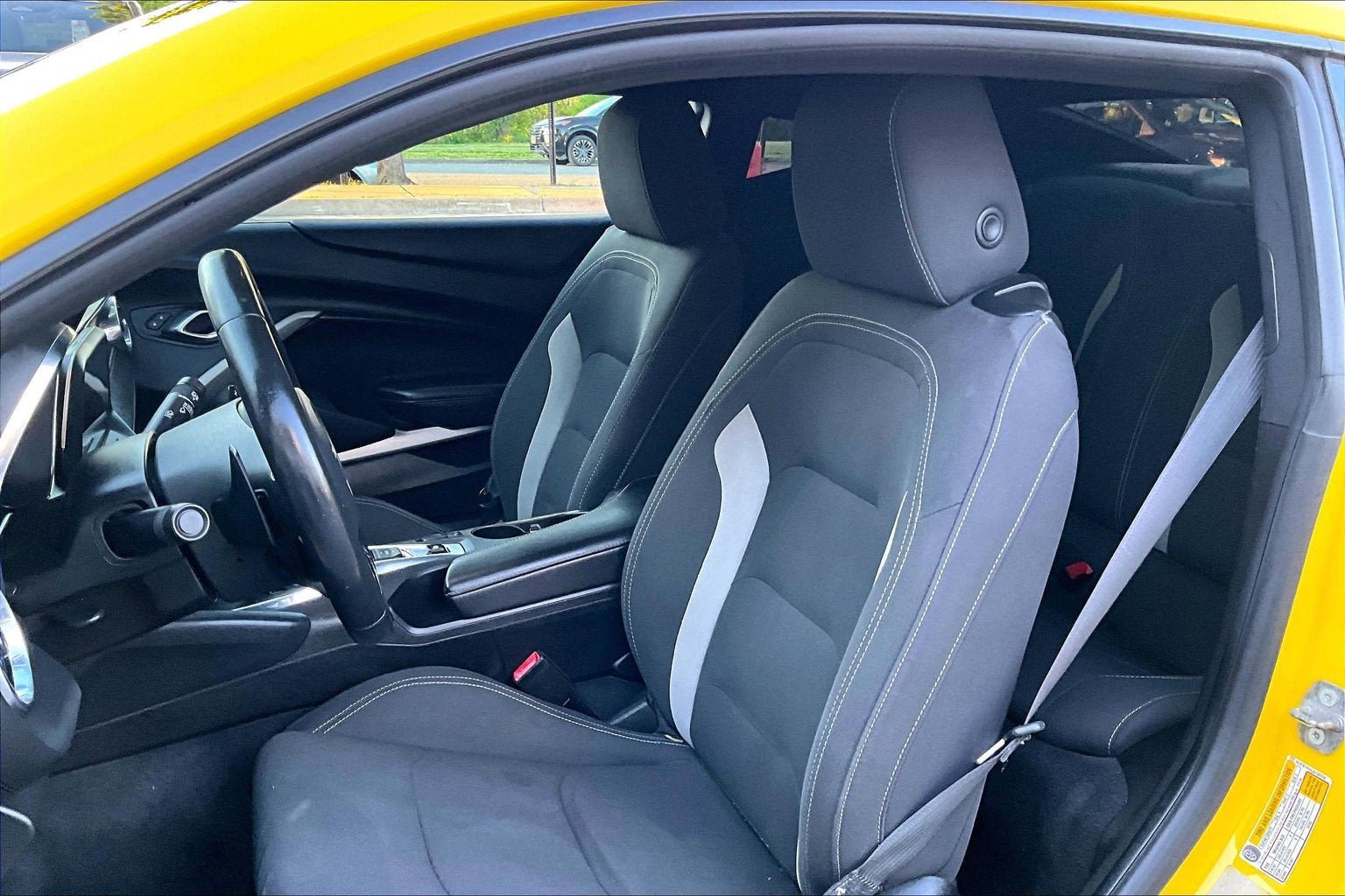 Used 2018 Chevrolet Camaro LT w/ Technology Package RWD image 22