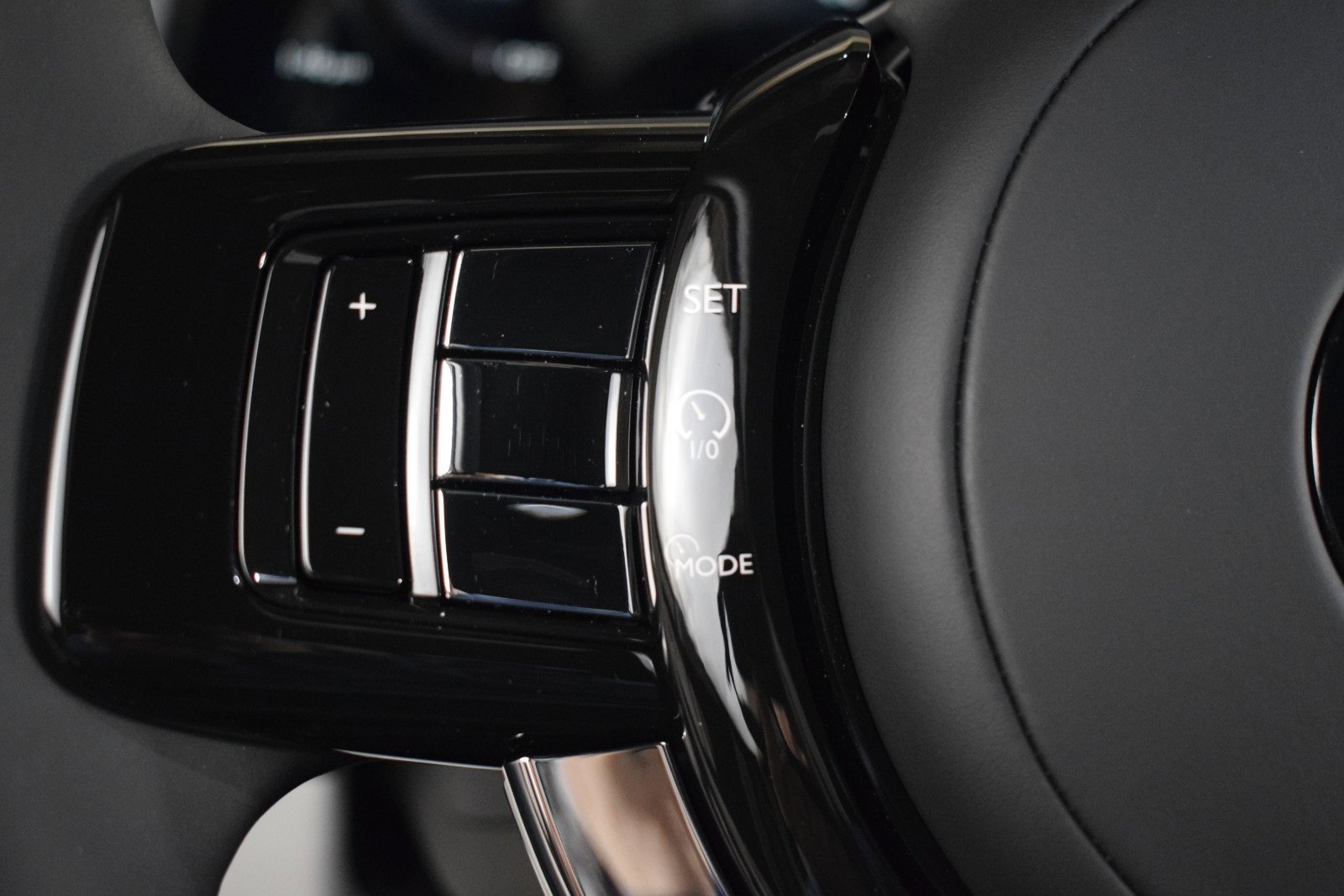 New 2025 Rolls-Royce Spectre w/ Leather Finishing Pack image 26