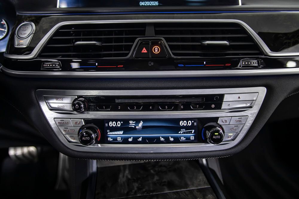 Used 2017 BMW 750i image 30