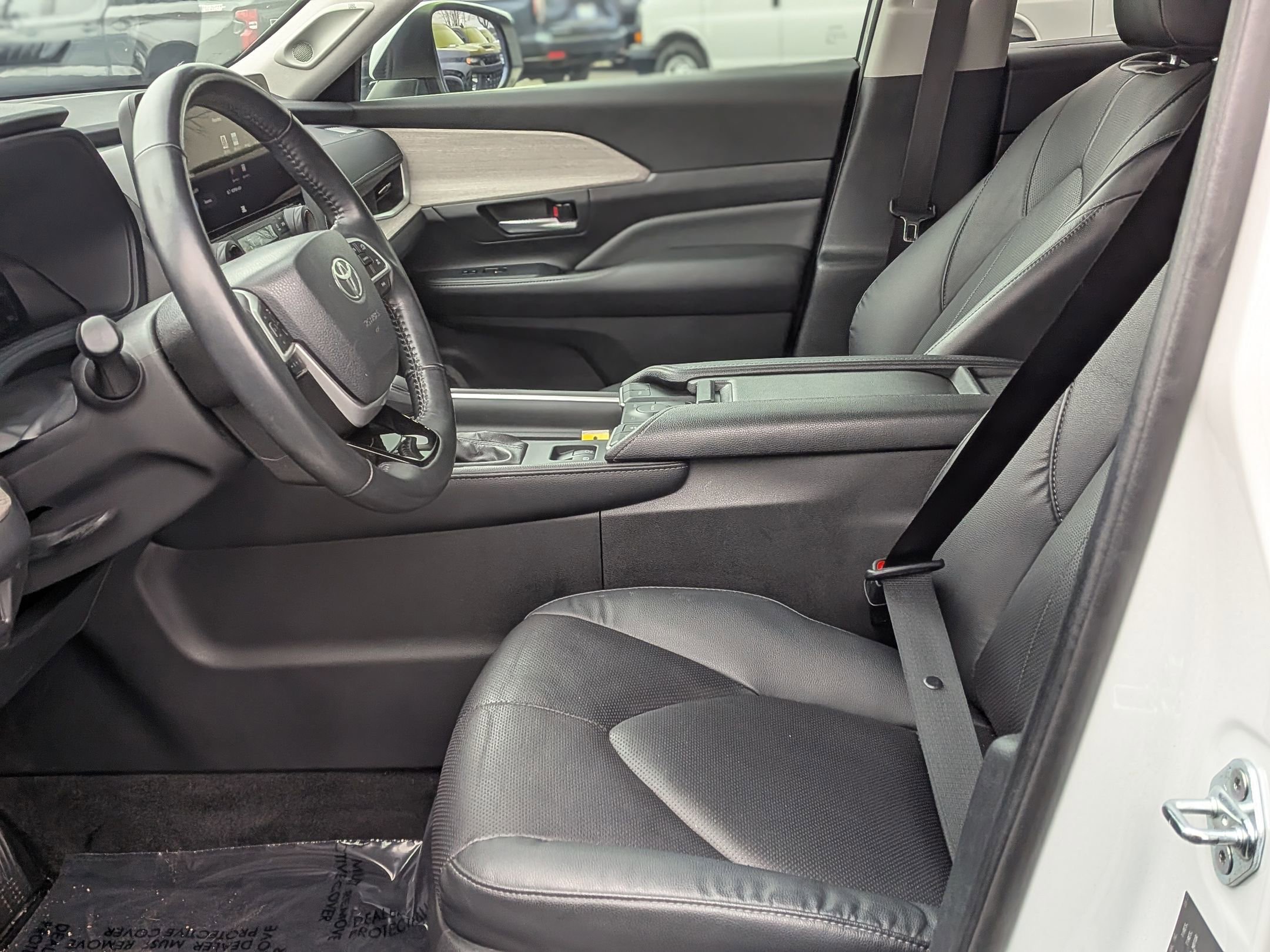 Used 2024 Toyota Grand Highlander Limited image 16