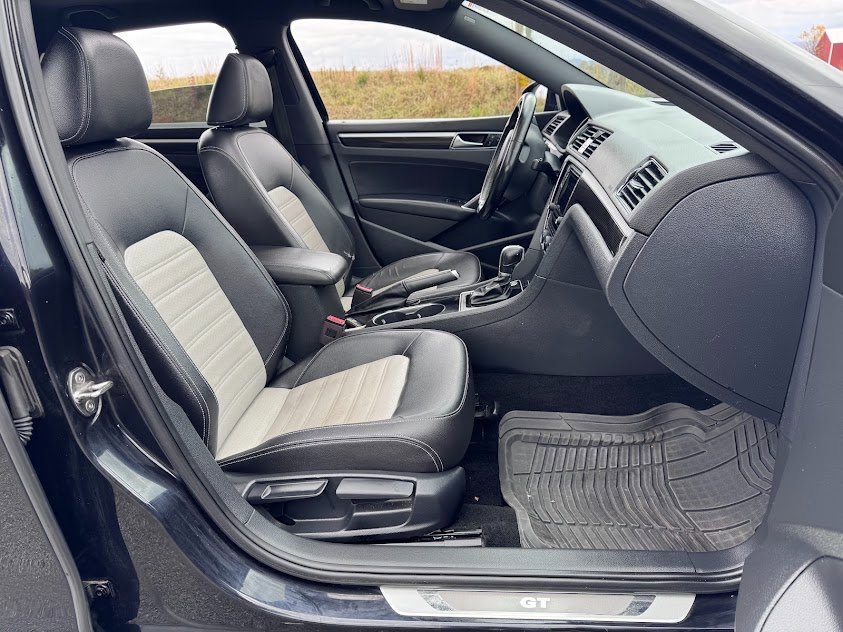 Used 2018 Volkswagen Passat 3.6 image 37