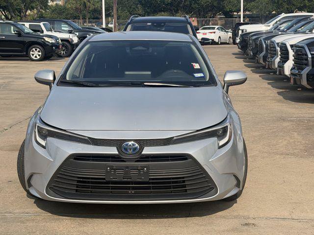 Certified 2025 Toyota Corolla LE FWD image 2