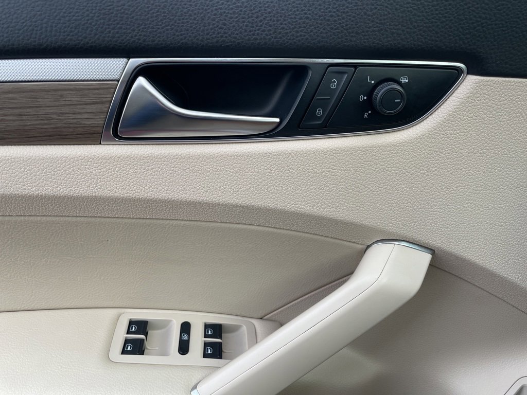 Used 2018 Volkswagen Passat 2.0T SE image 21