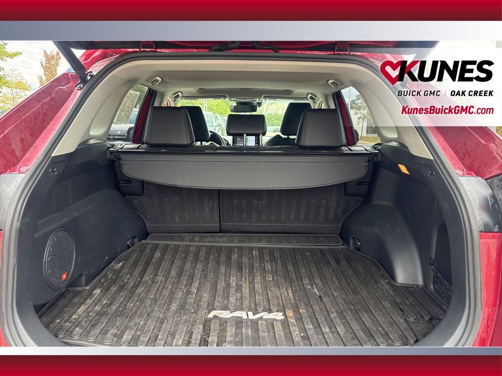 Used 2020 Toyota RAV4 Limited image 7