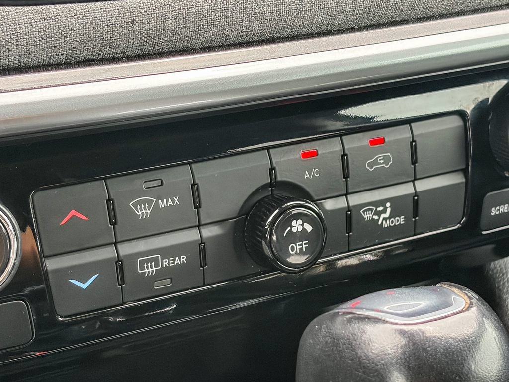 Used 2022 Jeep Compass Latitude FWD image 28
