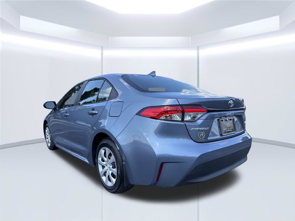 Used 2026 Toyota Corolla LE FWD image 3