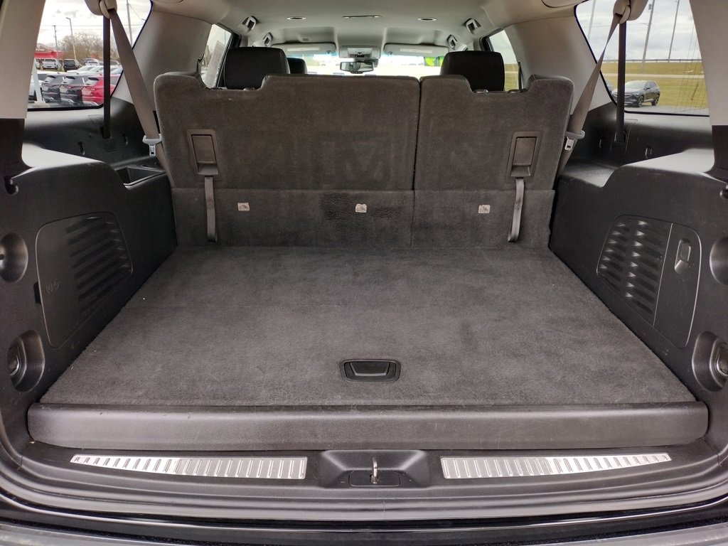Used 2019 Chevrolet Suburban LT image 9