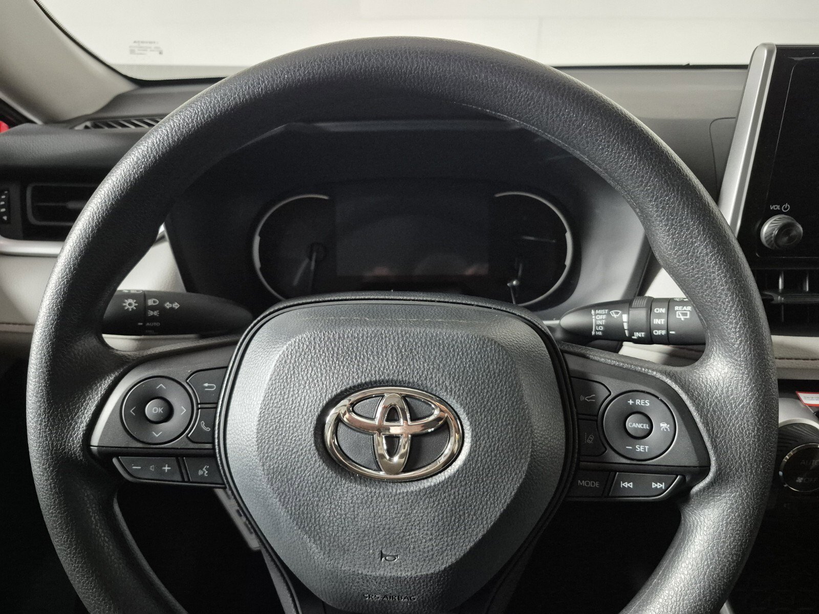 New 2025 Toyota RAV4 XLE image 18