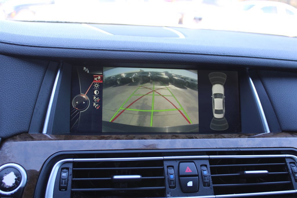 Used 2013 BMW 740Li image 23