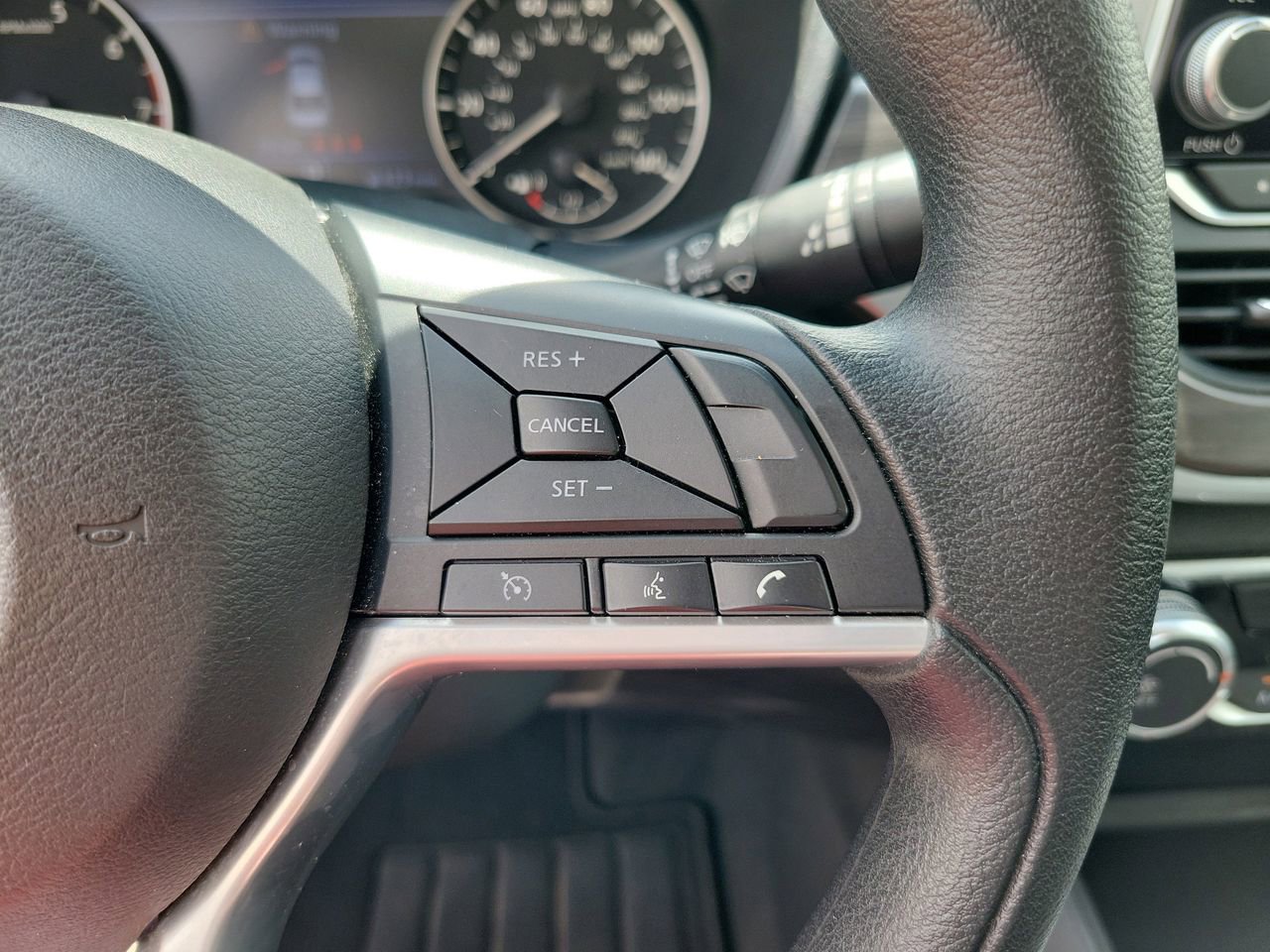 Used 2025 Nissan Altima 2.5 SV image 19