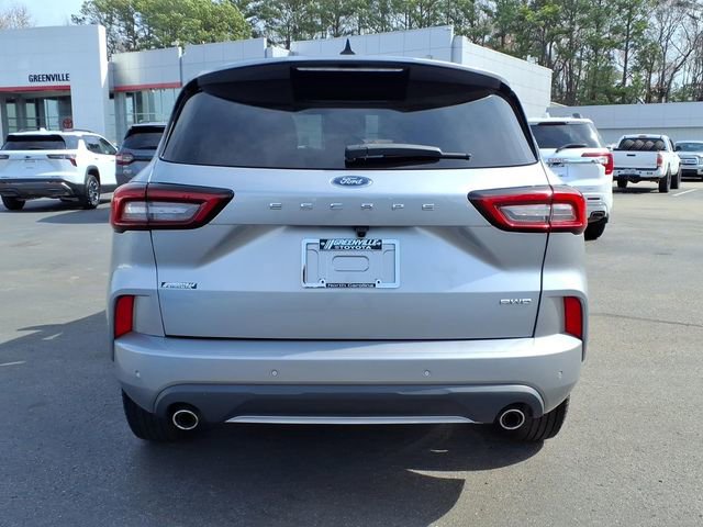 Used 2023 Ford Escape ST-Line w/ Tech Pack #1 AWD/4WD image 2