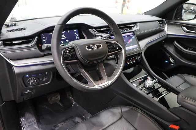 Used 2023 Jeep Grand Cherokee Overland AWD/4WD image 24