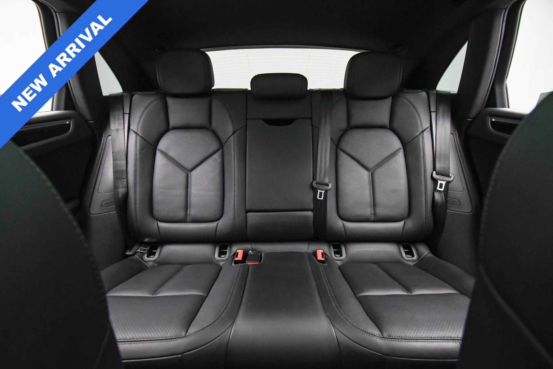 Used 2019 Porsche Macan Base image 18