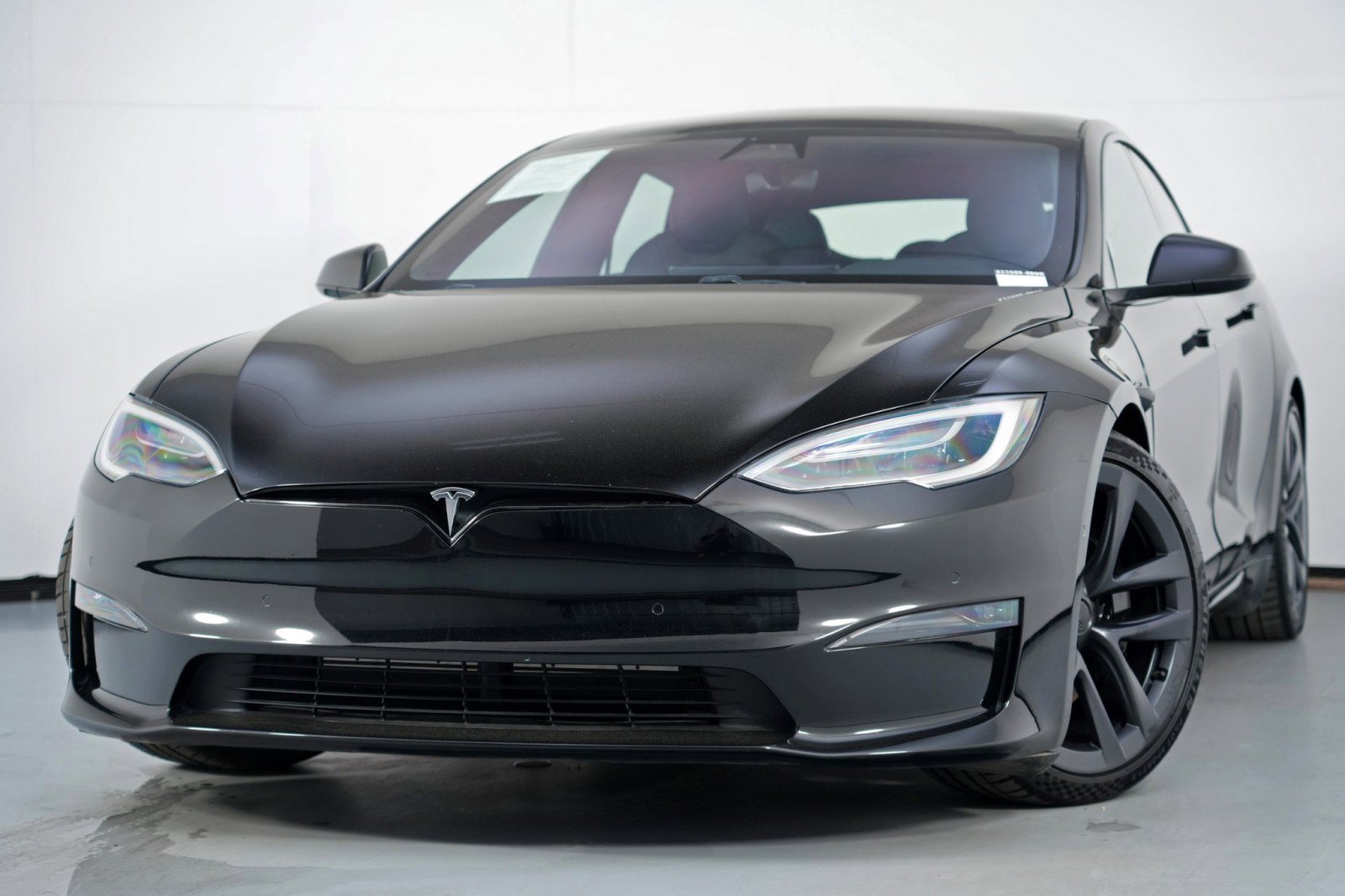 Used 2021 Tesla Model S Plaid image 3