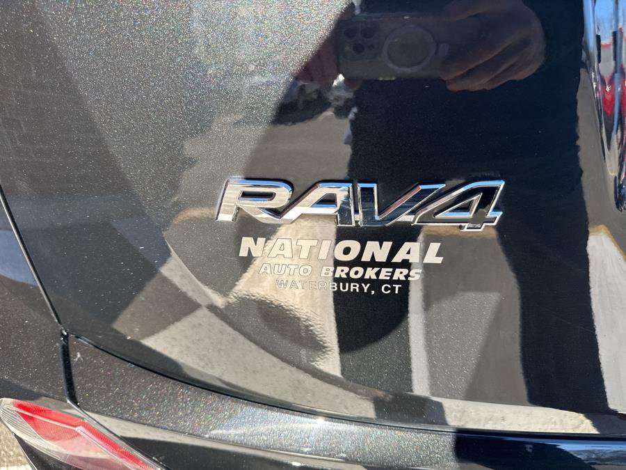 Used 2017 Toyota RAV4 XLE w/ All Weather Liner Package AWD/4WD image 40