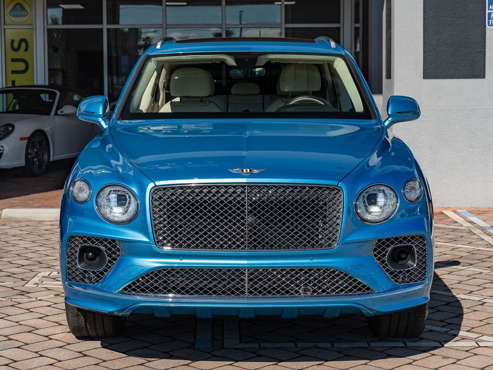Used 2022 Bentley Bentayga AWD/4WD image 35