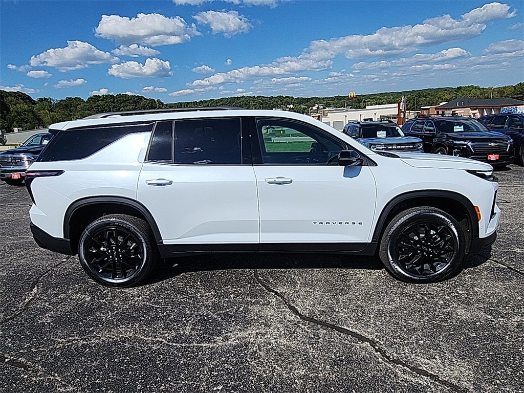 New 2026 Chevrolet Traverse LT w/ Enhanced Driving Package image 9