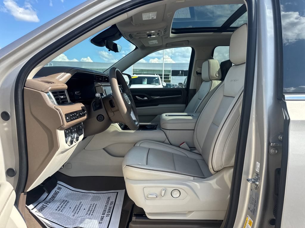Used 2024 GMC Yukon XL Denali w/ Advanced Technology Package AWD/4WD image 33