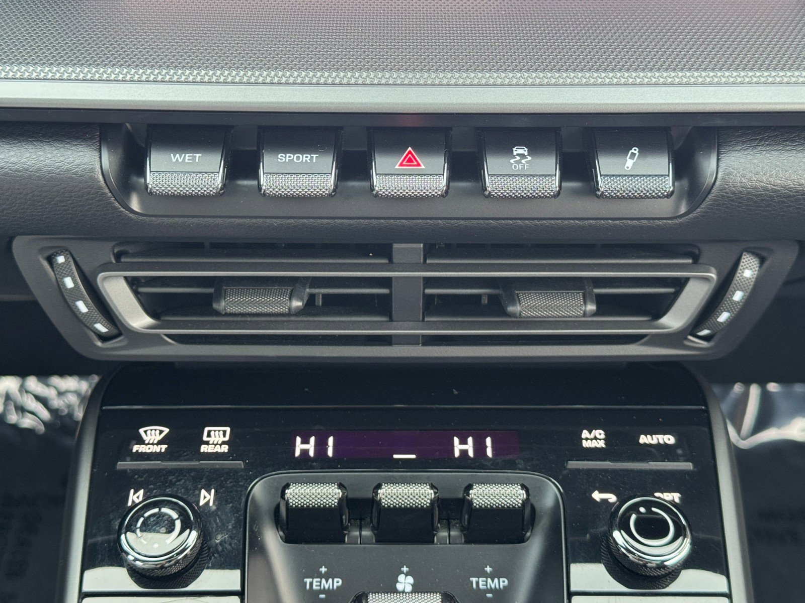 Used 2021 Porsche 911 Carrera w/ Premium Package image 28