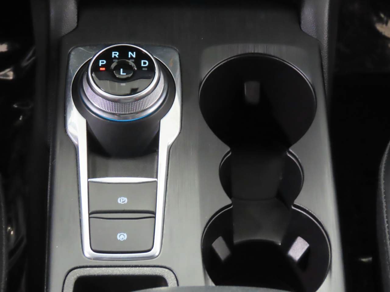 Used 2023 Ford Escape ST-Line w/ Tech Pack #1 FWD image 9