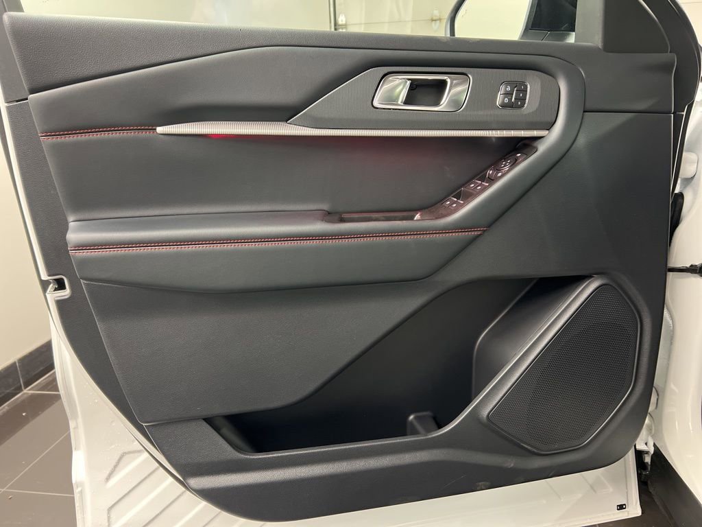 New 2026 Ford Explorer ST-Line w/ ST-Line Street Pack image 27