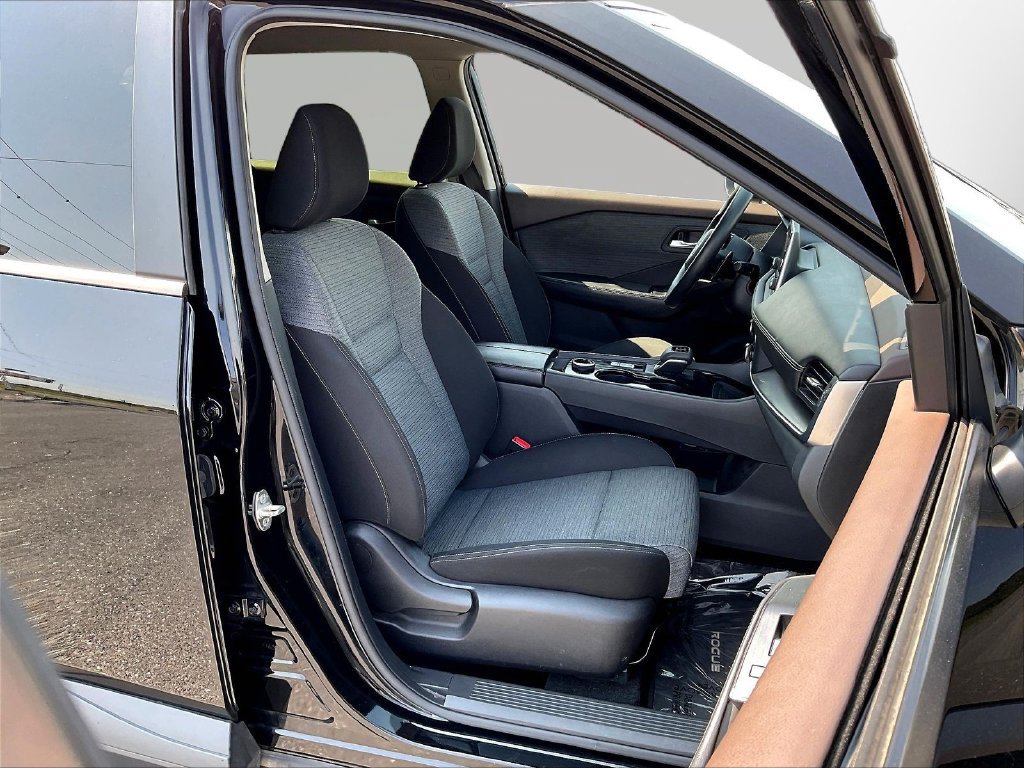 Used 2023 Nissan Rogue SV AWD/4WD image 31