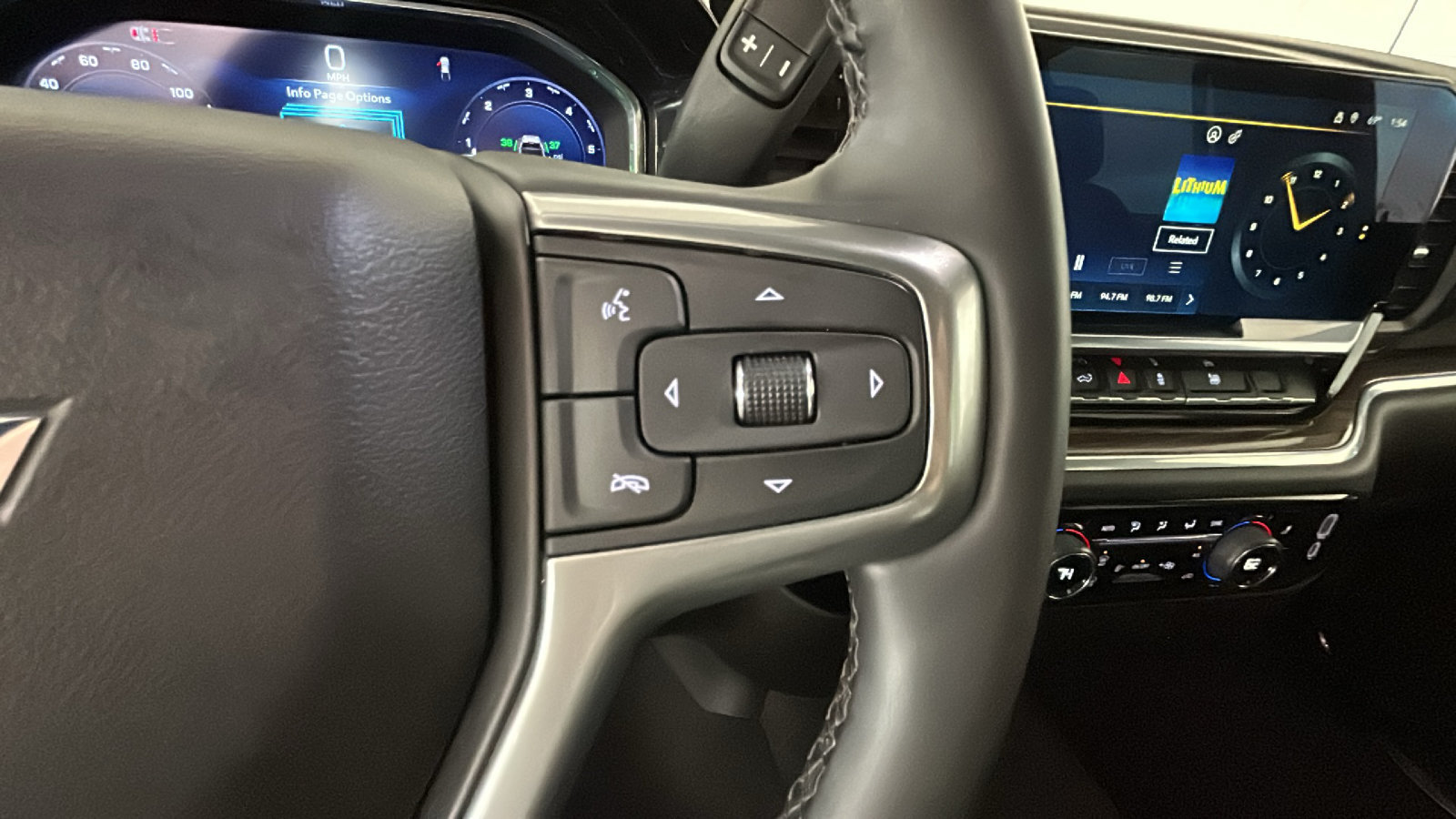 Used 2024 Chevrolet Silverado 1500 LT AWD/4WD image 20