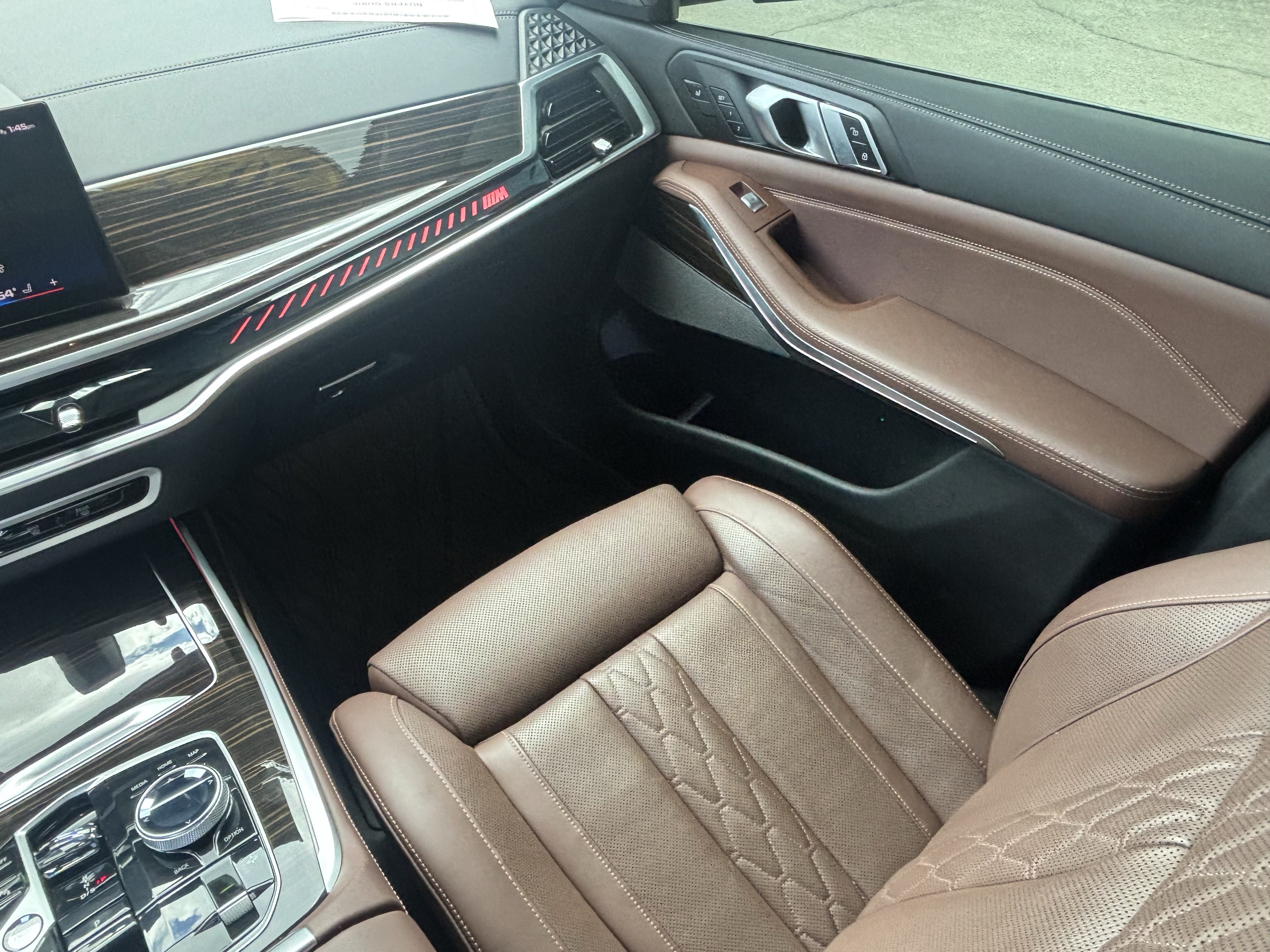 Used 2025 BMW X7 M60i AWD/4WD image 17