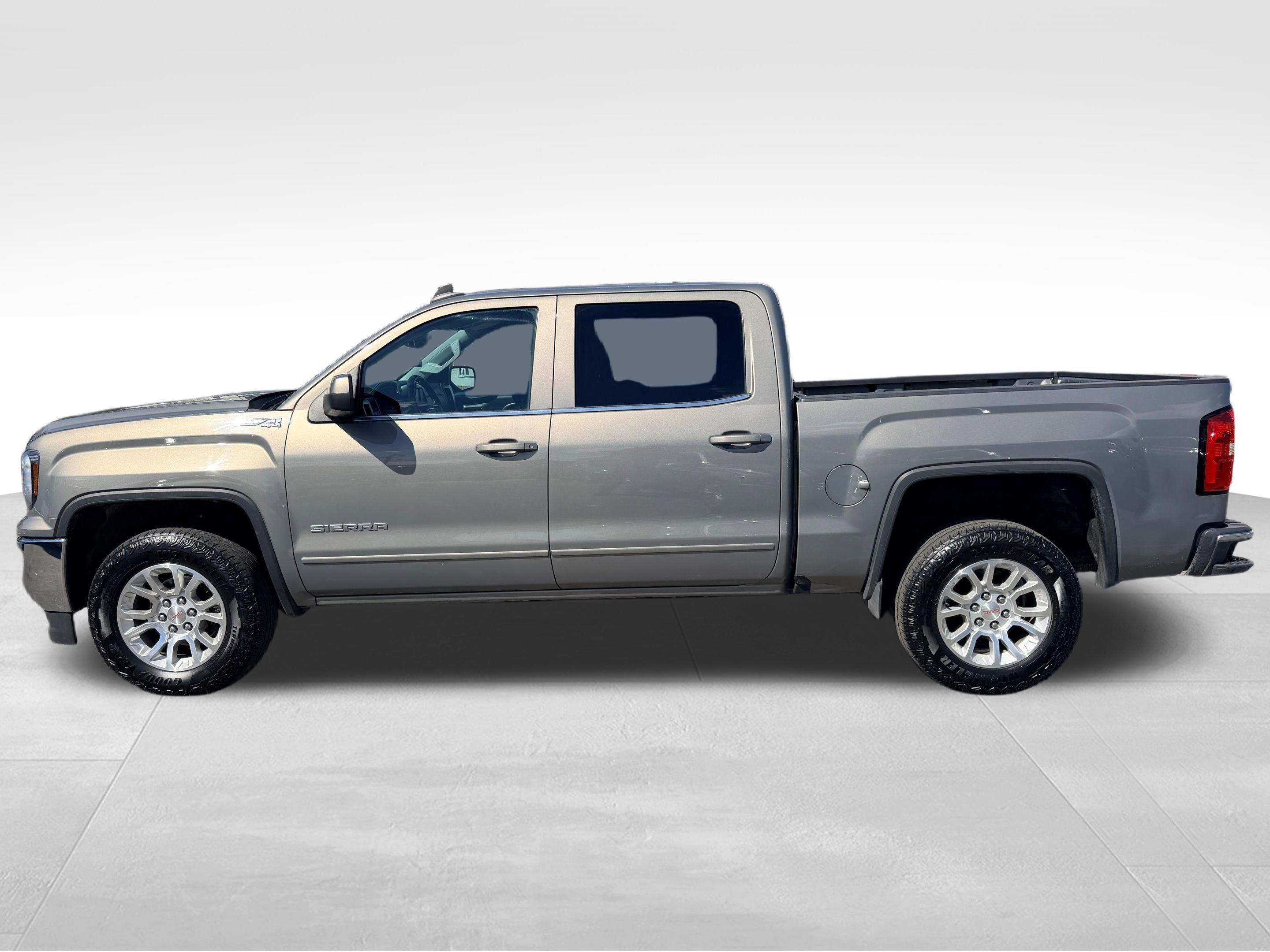 Used 2017 GMC Sierra 1500 SLE w/ SLE Value Package image 4