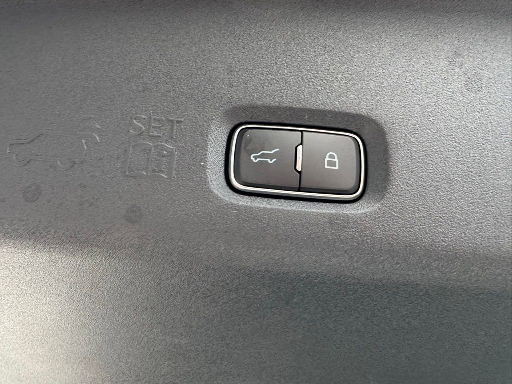 Used 2025 Ford Expedition Platinum w/ Platinum Ultimate Package AWD/4WD image 12