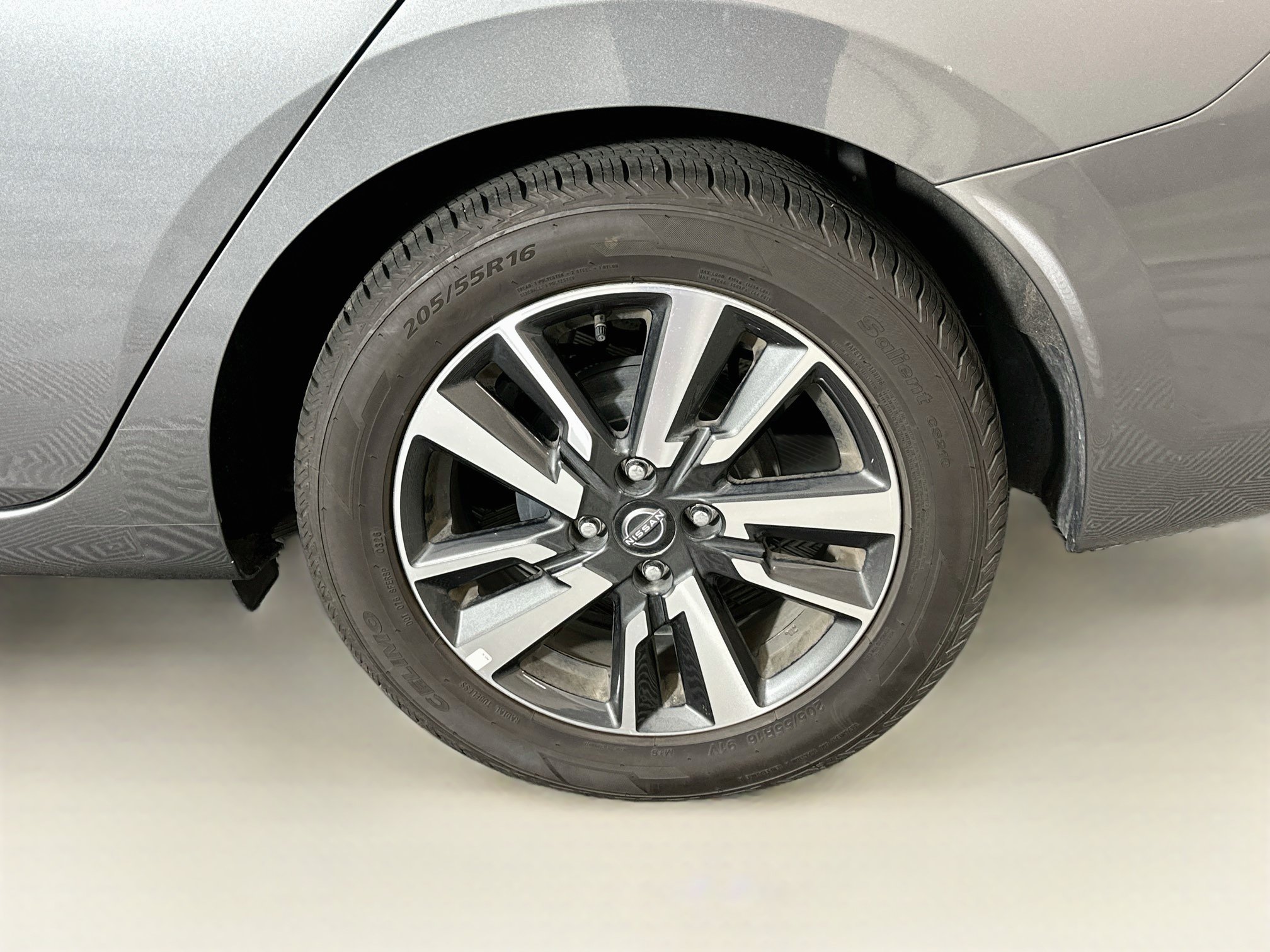 Used 2025 Nissan Versa SV FWD image 11