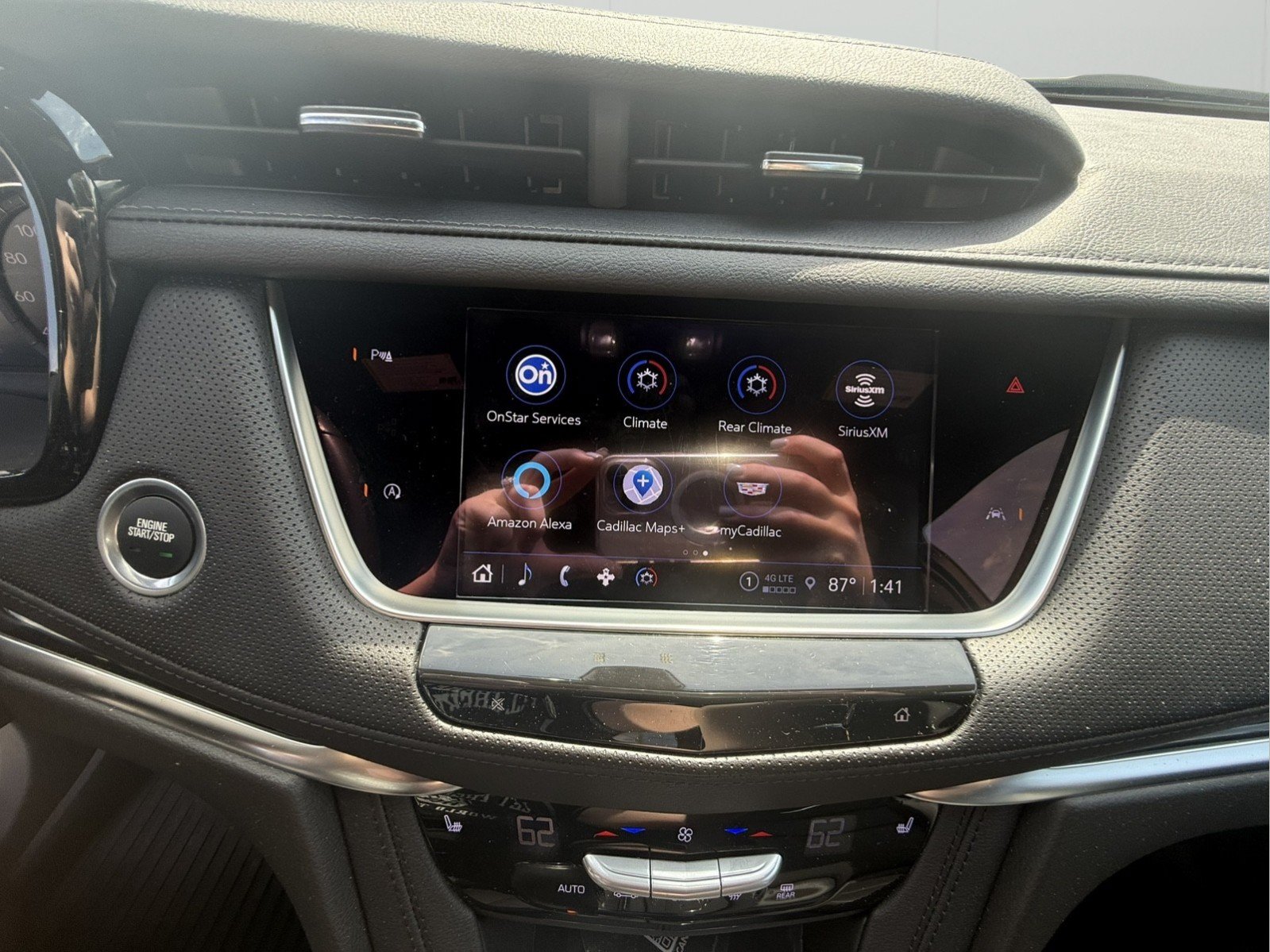 Used 2025 Cadillac XT6 Luxury w/ LPO, Floor Liner Package AWD/4WD image 14