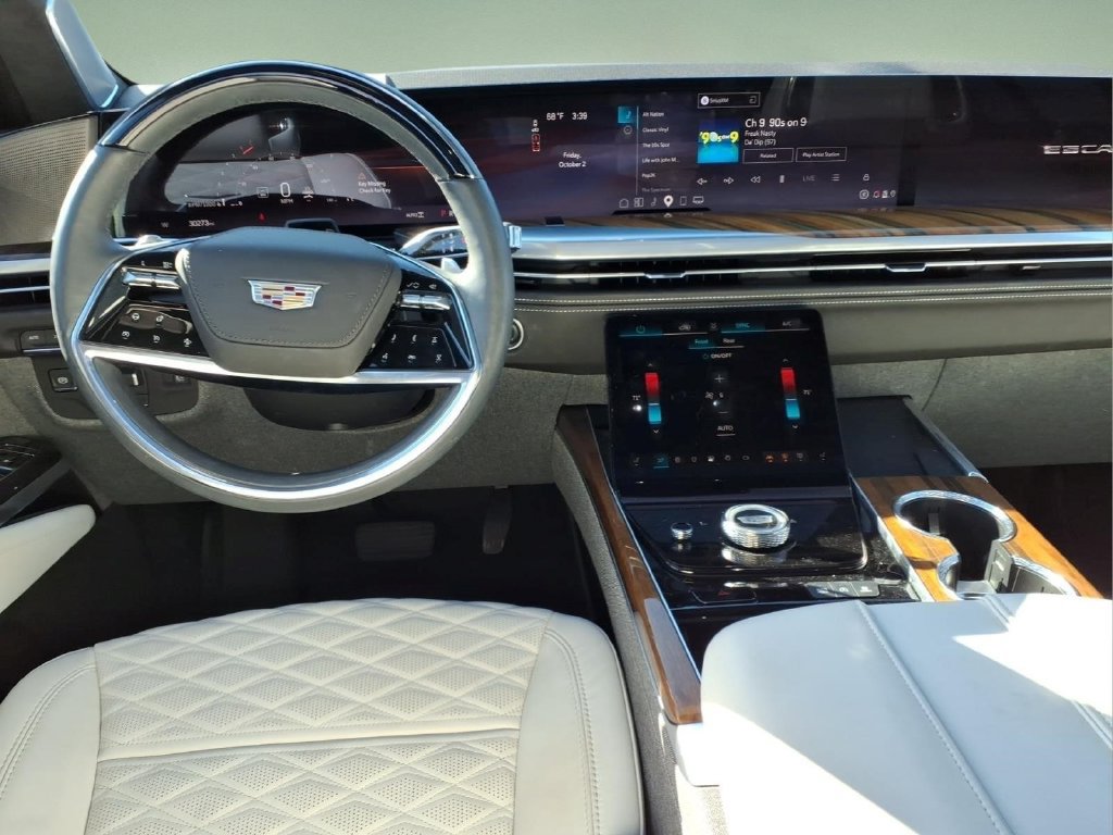 Used 2025 Cadillac Escalade Sport Platinum w/ LPO, ONYX Package AWD/4WD image 9