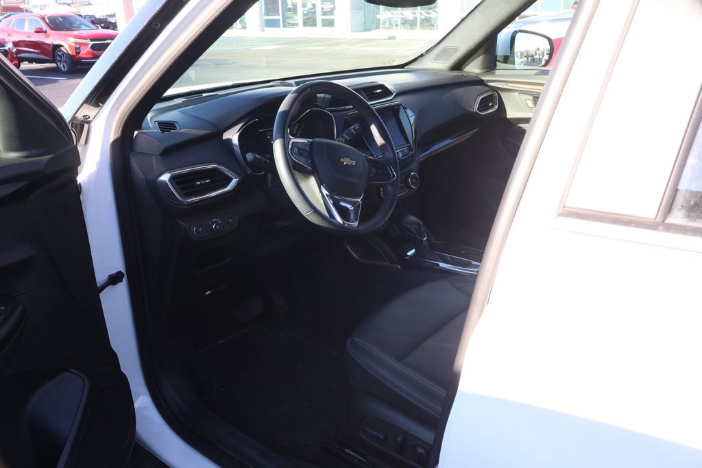 Used 2023 Chevrolet TrailBlazer ACTIV w/ Convenience Package image 9