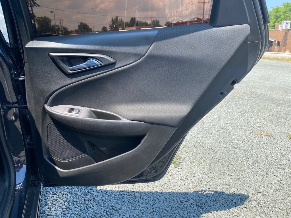 Used 2022 Chevrolet Malibu LT FWD image 18