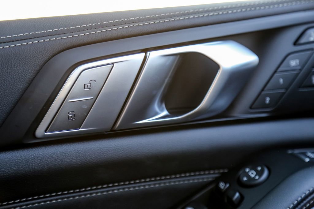 New 2026 BMW X7 M60i image 18