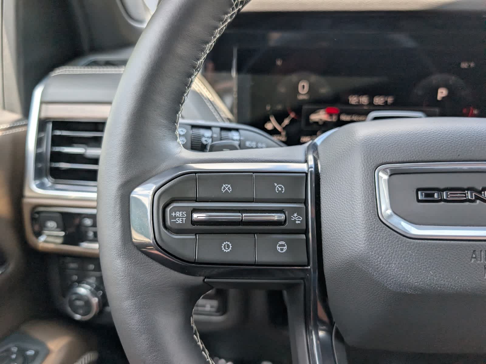 Certified 2026 GMC Yukon XL Denali Ultimate AWD/4WD image 28