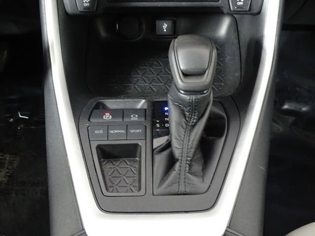 Used 2021 Toyota RAV4 XLE image 37