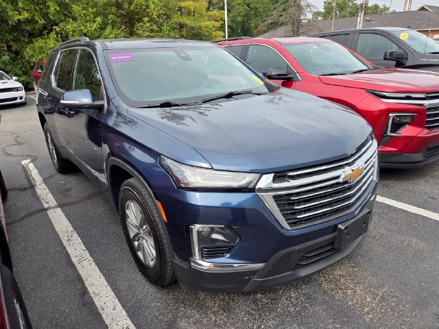 Used 2023 Chevrolet Traverse LT AWD/4WD image 3