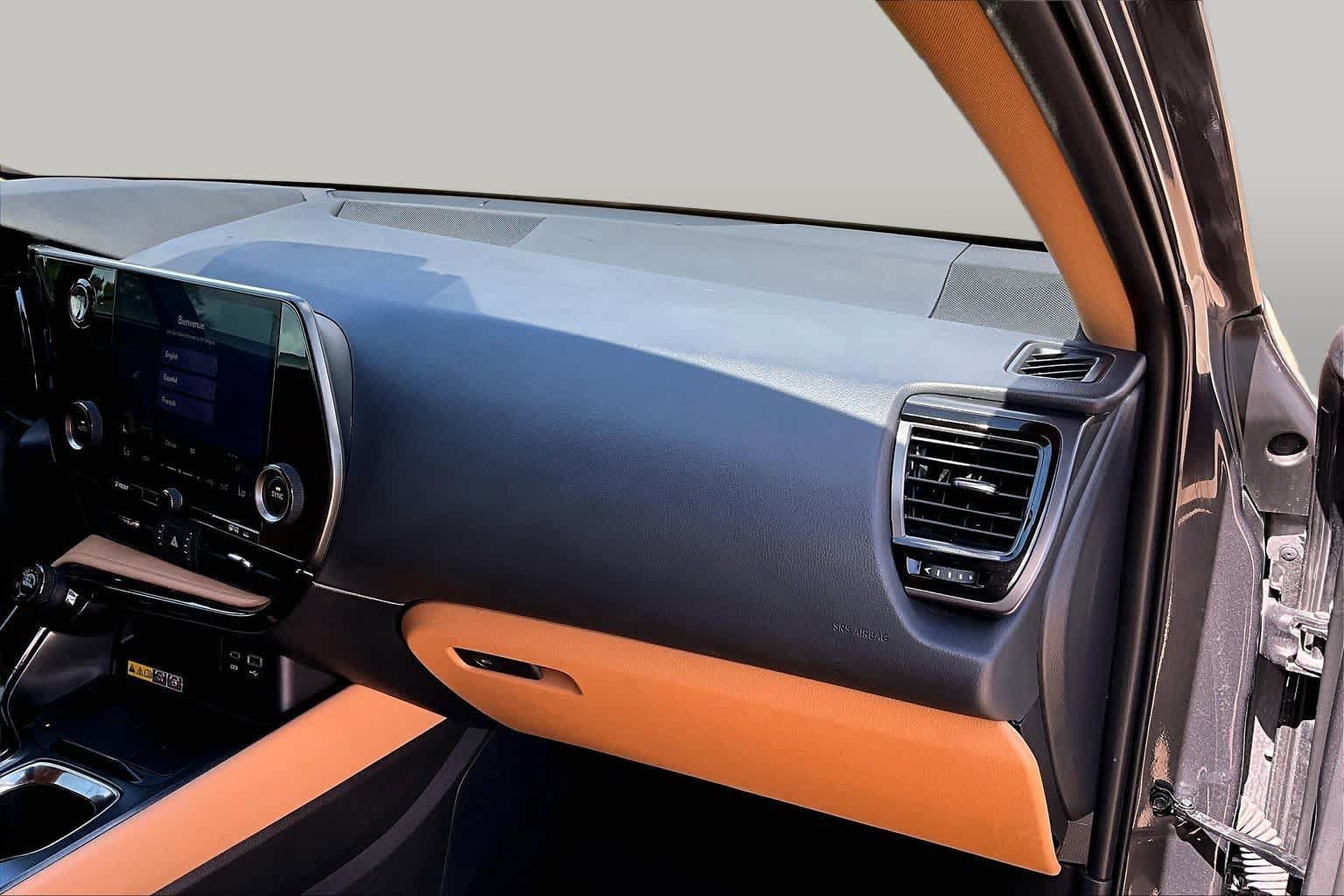 Used 2025 Lexus NX 250 FWD w/ Accessory Package (2T) image 19