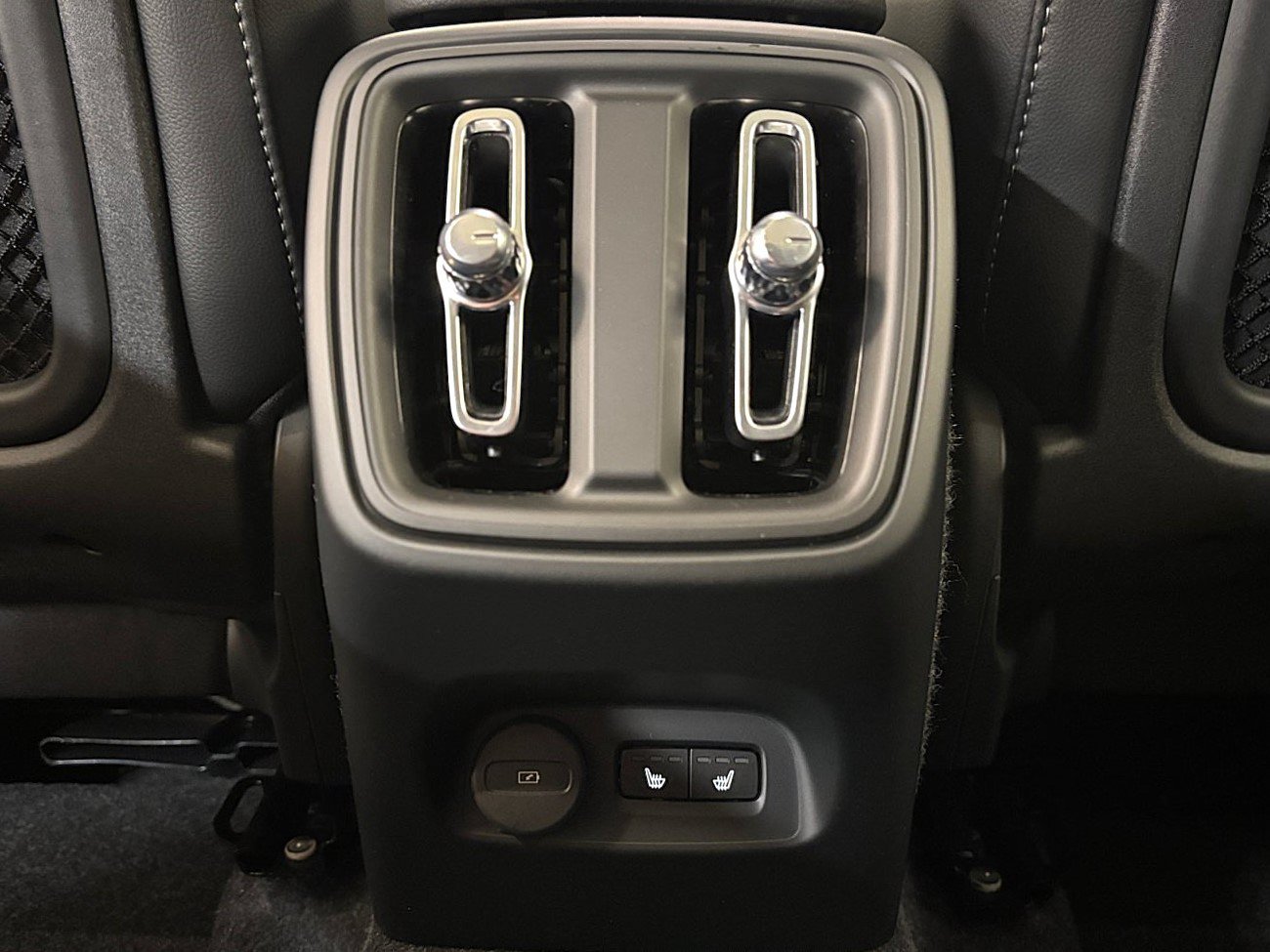 New 2026 Volvo XC40 B5 Ultra w/ Protection Package Premier AWD/4WD image 35